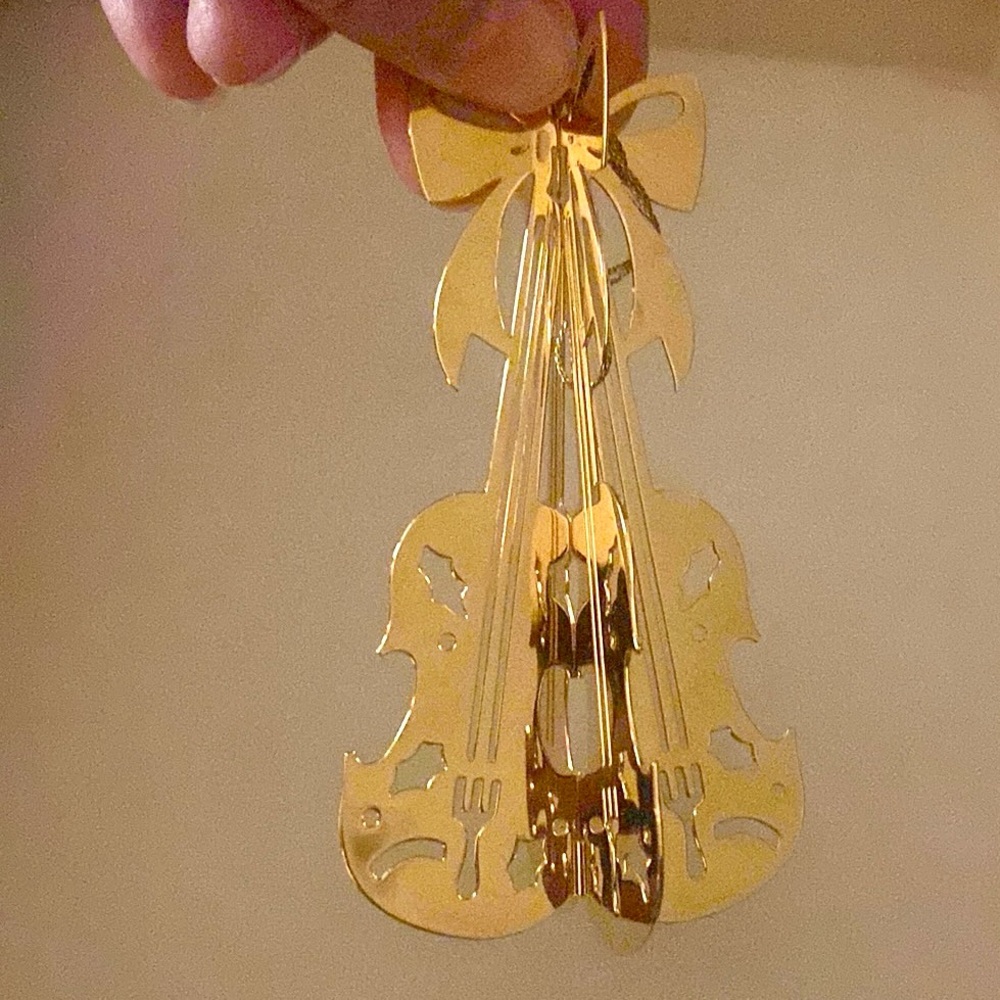 Vintage Danbury Mint Violin Christmas Ornament - Picture 2 of 3